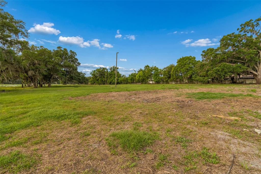 3005 West Sam Allen Road Plant City, FL 33565 - Photo 14 of 34 Gallery Image 14