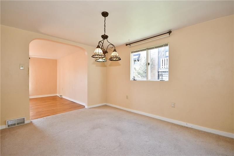 340 Ewing Road Carnegie, PA 15106 - Photo 8 of 24 Dining room