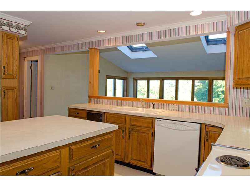 35 Penrith Road Portland, ME 04102 - Photo 7 of 30 Kitchen. Sure, it s a little dated,...