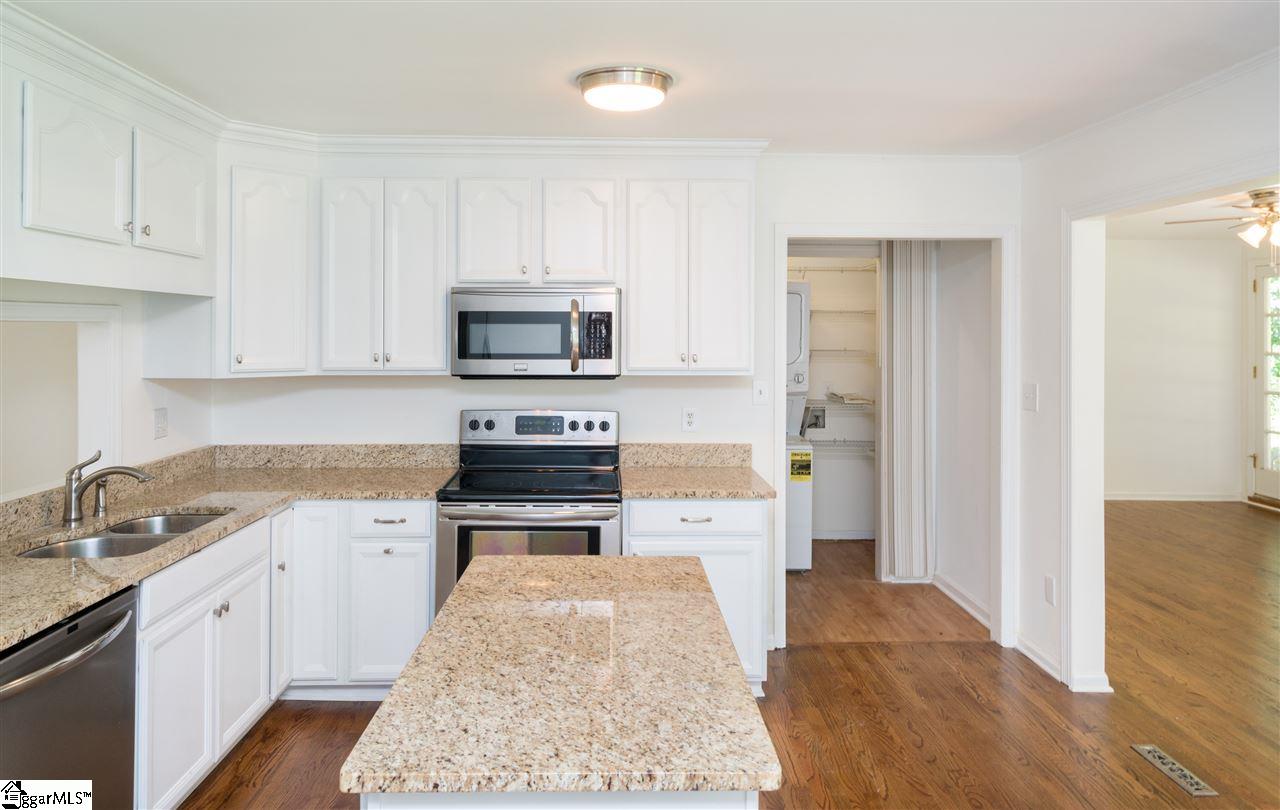 13 Nottingham Road Greenville, SC 29607 - Photo 6 of 23