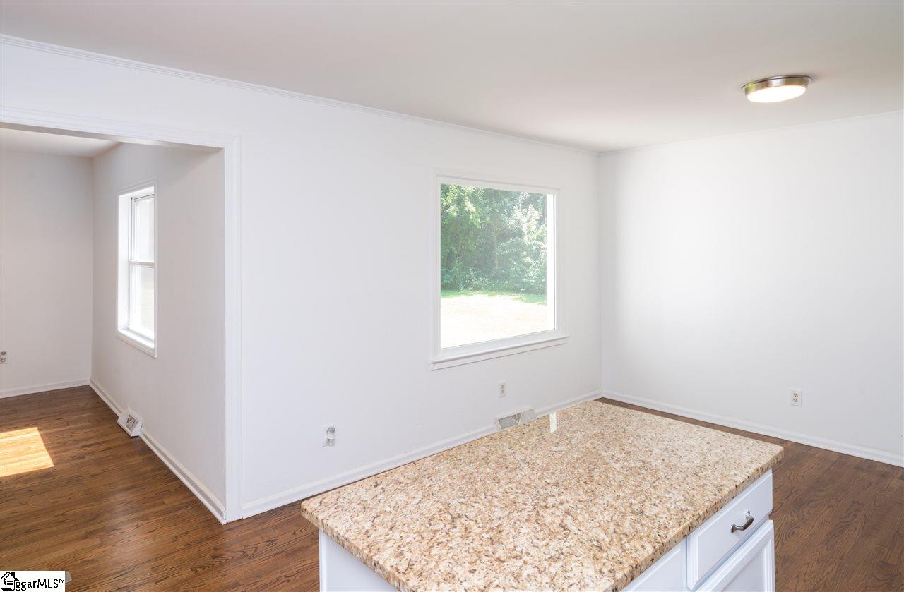 13 Nottingham Road Greenville, SC 29607 - Photo 9 of 23
