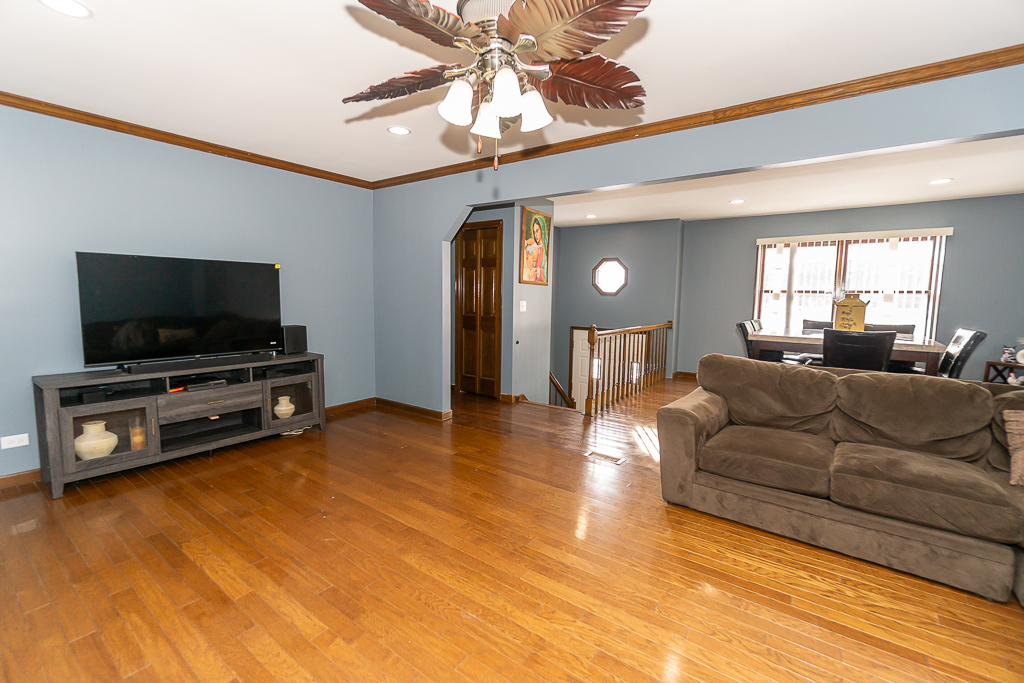 45W962 Plank Road Hampshire, IL 60140 - Photo 7 of 63