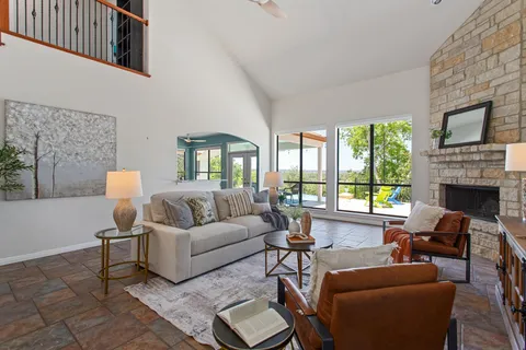 $975,000 | 1121 Kings Cove Drive, Canyon Lake, TX 78133