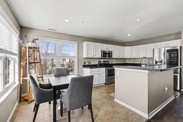 $390,000 | 2904 Barclay Way, Ann Arbor, MI 48105