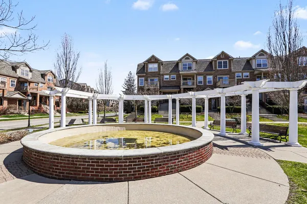 $390,000 | 2904 Barclay Way, Ann Arbor, MI 48105