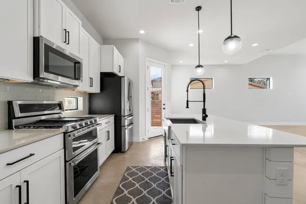 $3,500 | 1405 Perez Street, Unit 1, Austin, TX 78721