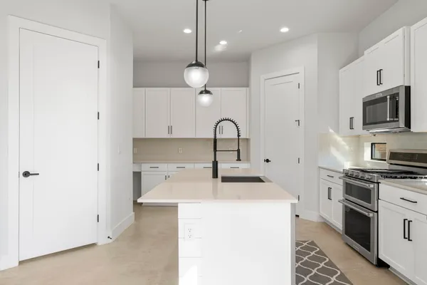 $3,500 | 1405 Perez Street, Unit 1, Austin, TX 78721