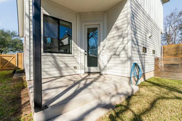 $3,500 | 1405 Perez Street, Unit 1, Austin, TX 78721