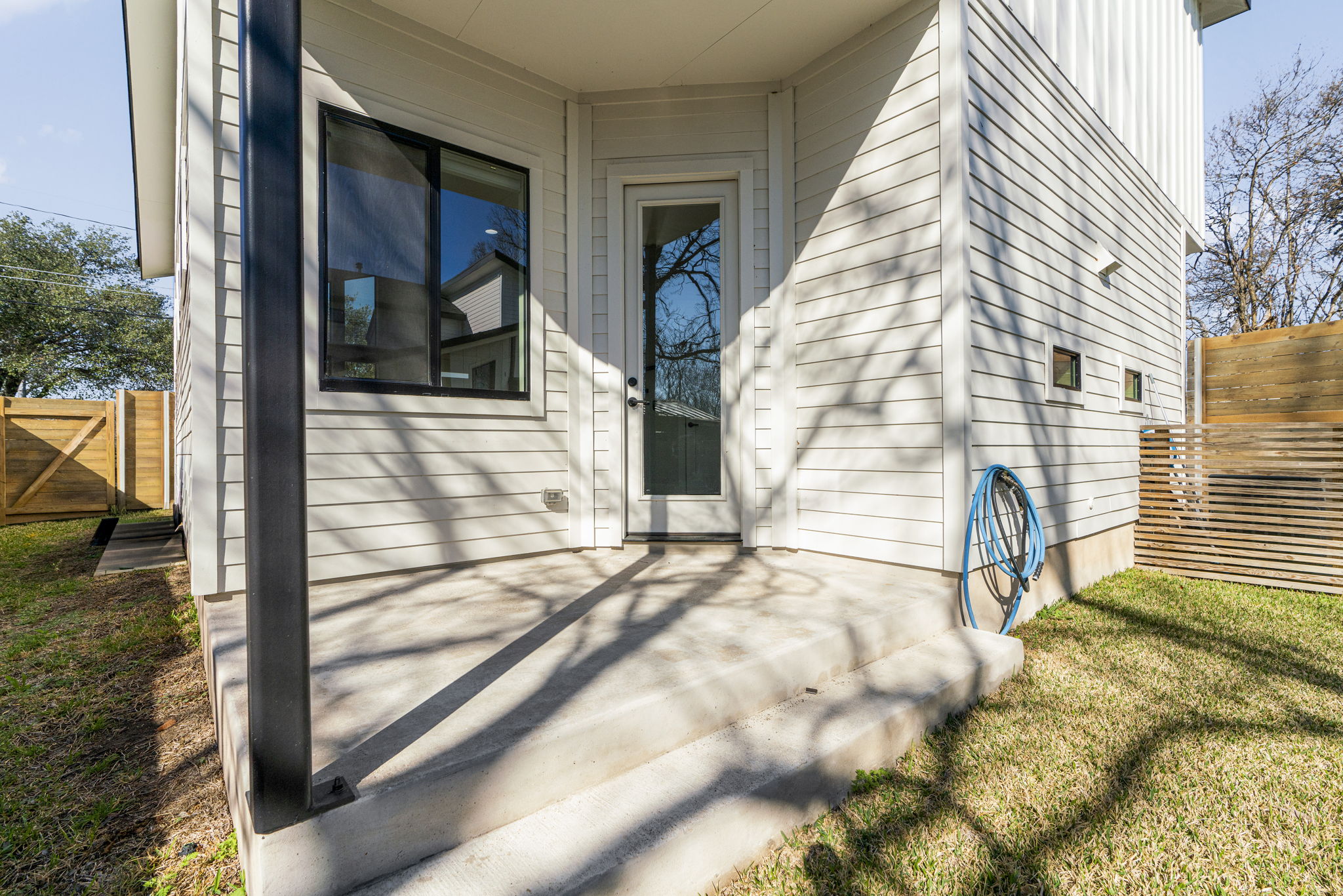 1405 Perez Street, Unit 1 Austin, TX 78721 - Photo 30 of 31 a view of a house with a porch