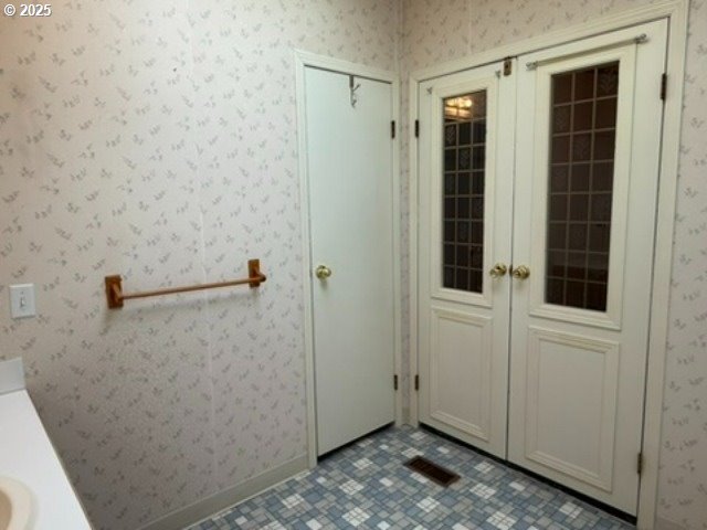 1401 West Ellendale Avenue, Unit 9 Dallas, OR 97338 - Photo 29 of 34 a view of bathroom with shower