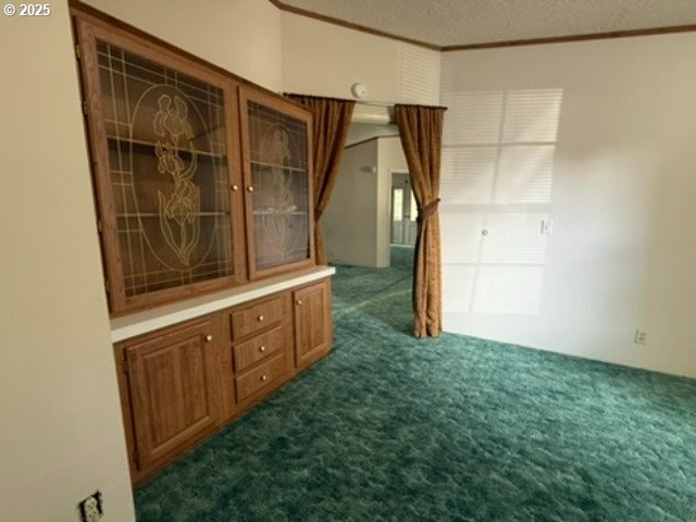 1401 West Ellendale Avenue, Unit 9 Dallas, OR 97338 - Photo 8 of 34 a bathroom with a shower and a sink