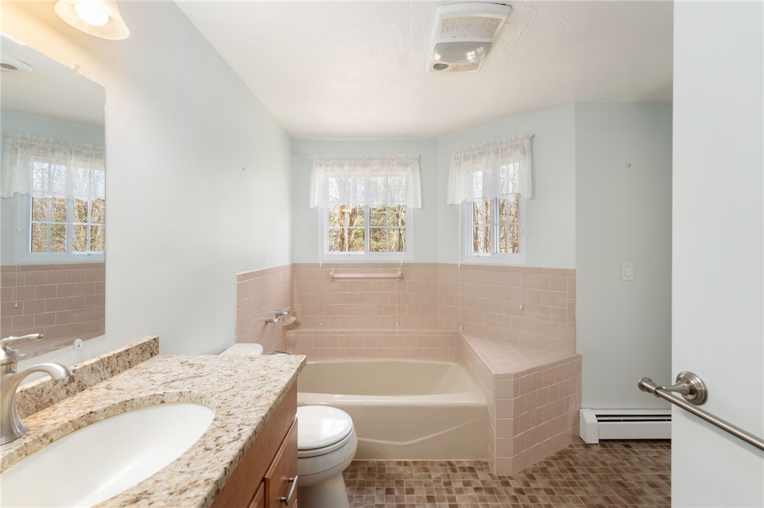 22 Eagle Run, Unit A Warwick, RI 02818 - Photo 26 of 34 Second full bathroom