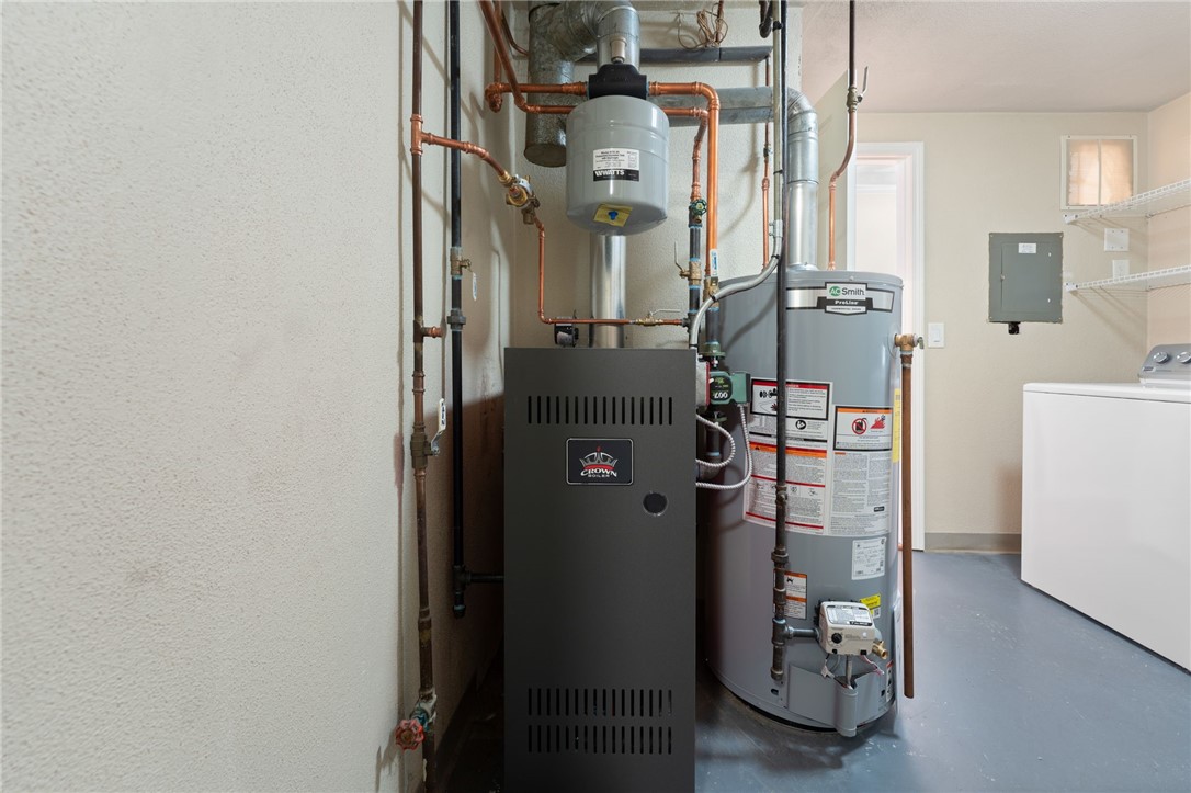 22 Eagle Run, Unit A Warwick, RI 02818 - Photo 28 of 34 Laundry/utility room