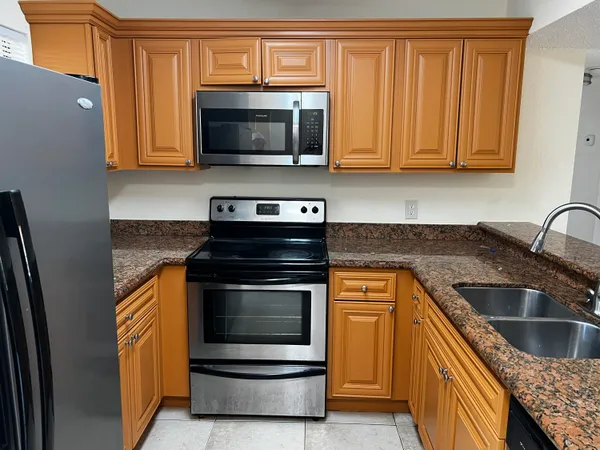 $2,450 | 1541 Balfour Point Drive, Unit F, West Palm Beach, FL 33411