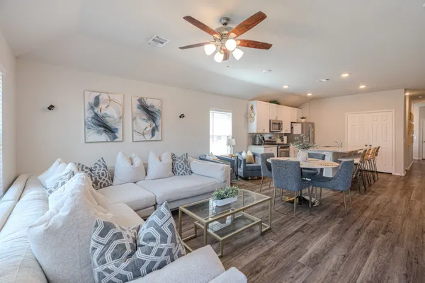 $2,400 | 26106 Halwell Mnr Lane, Spring, TX 77373
