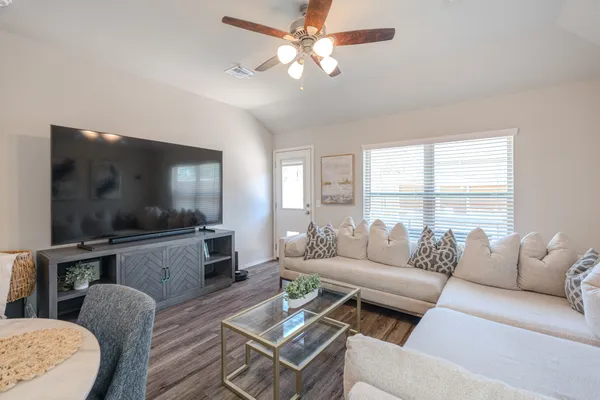 $2,400 | 26106 Halwell Mnr Lane, Spring, TX 77373