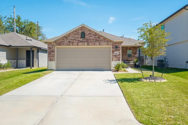 $2,400 | 26106 Halwell Mnr Lane, Spring, TX 77373