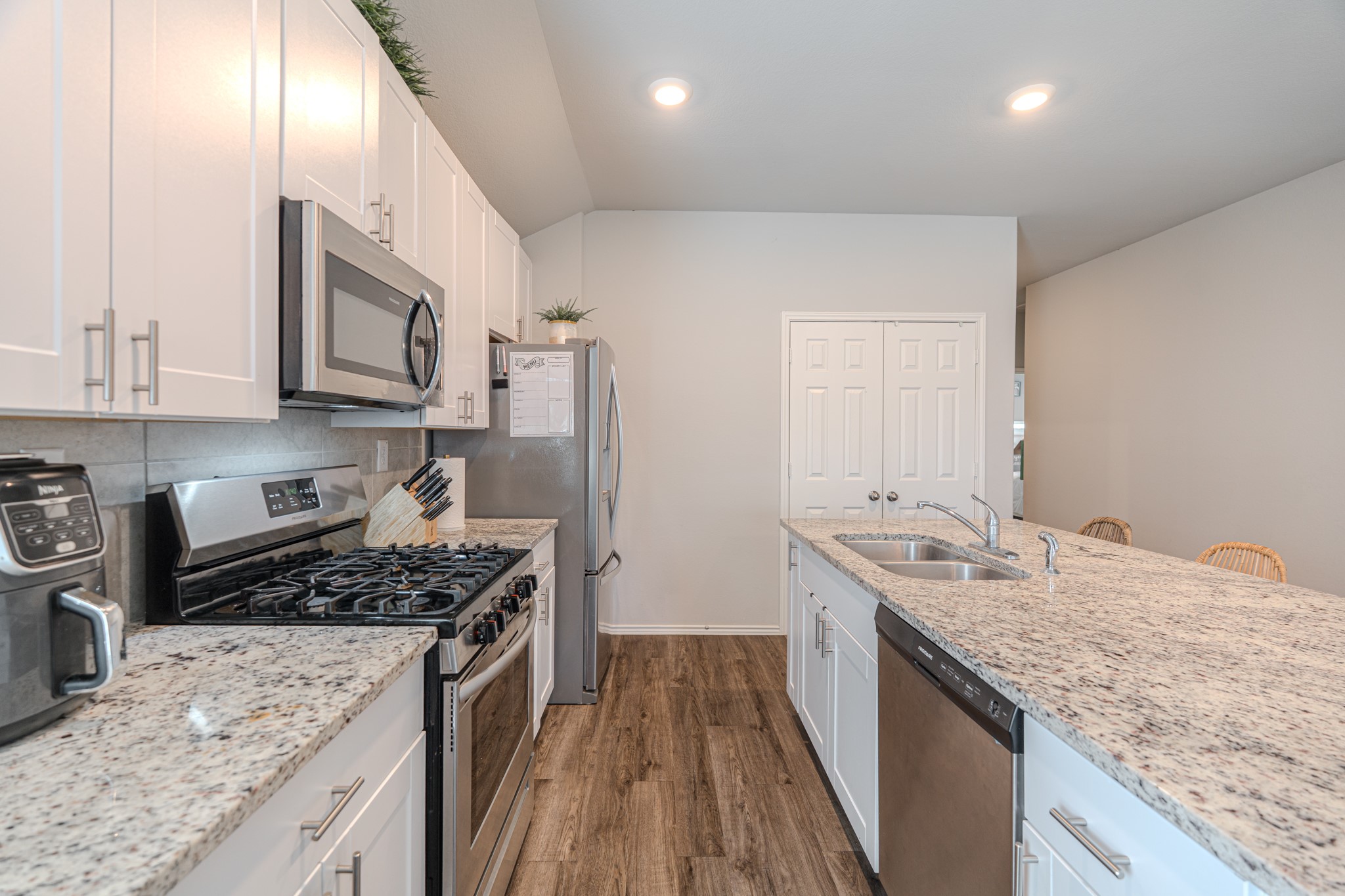 26106 Halwell Mnr Lane Spring, TX 77373 - Photo 9 of 30