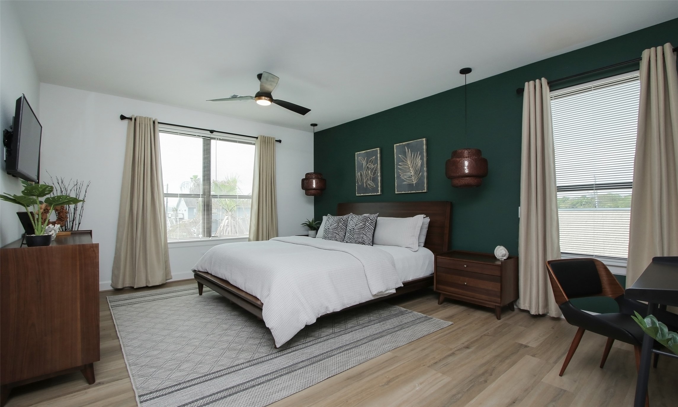 1817 Todville Road Seabrook, TX 77586 - Photo 6 of 27 a bedroom with a bed window and a television