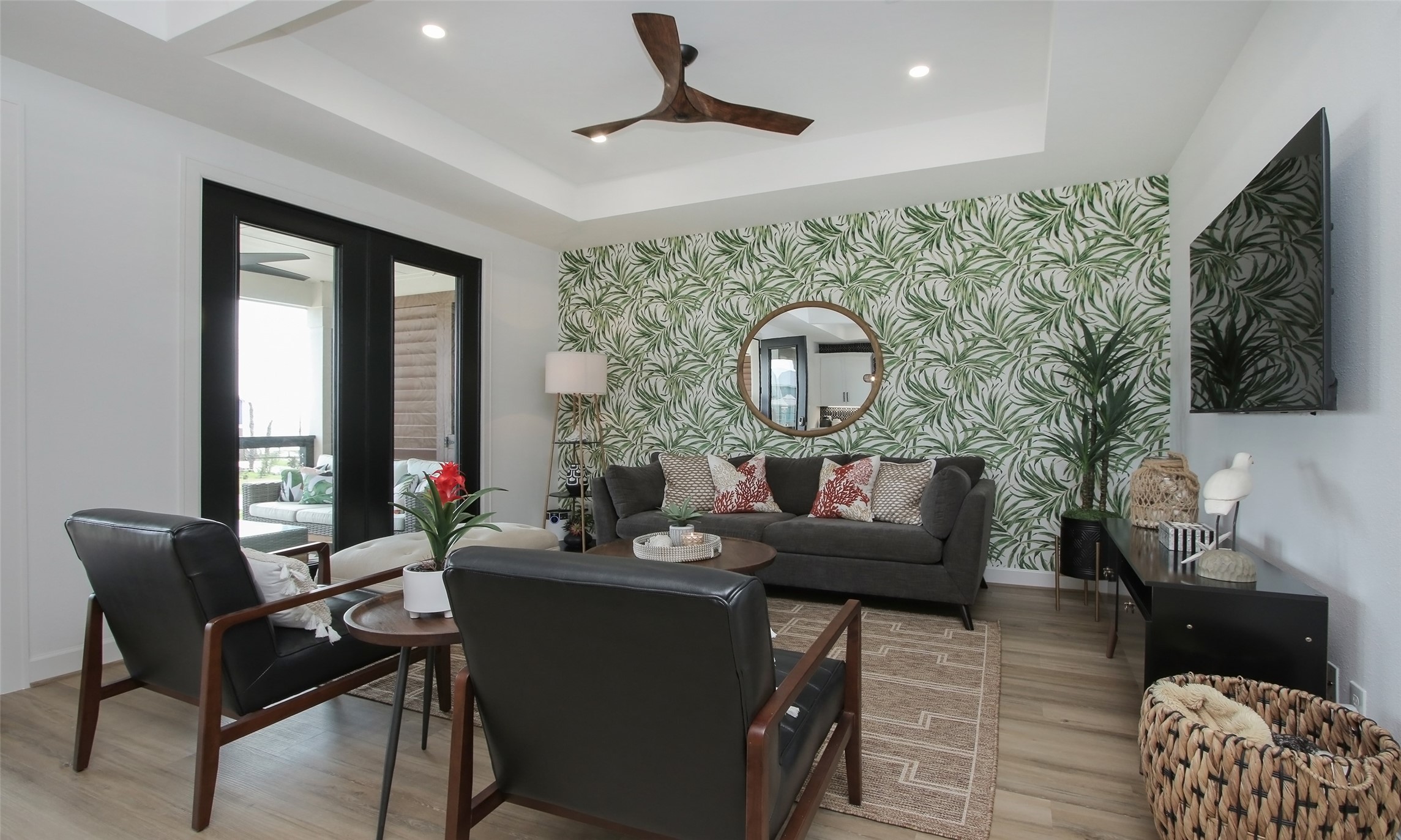1817 Todville Road Seabrook, TX 77586 - Photo 10 of 27 a living room with furniture and a large window