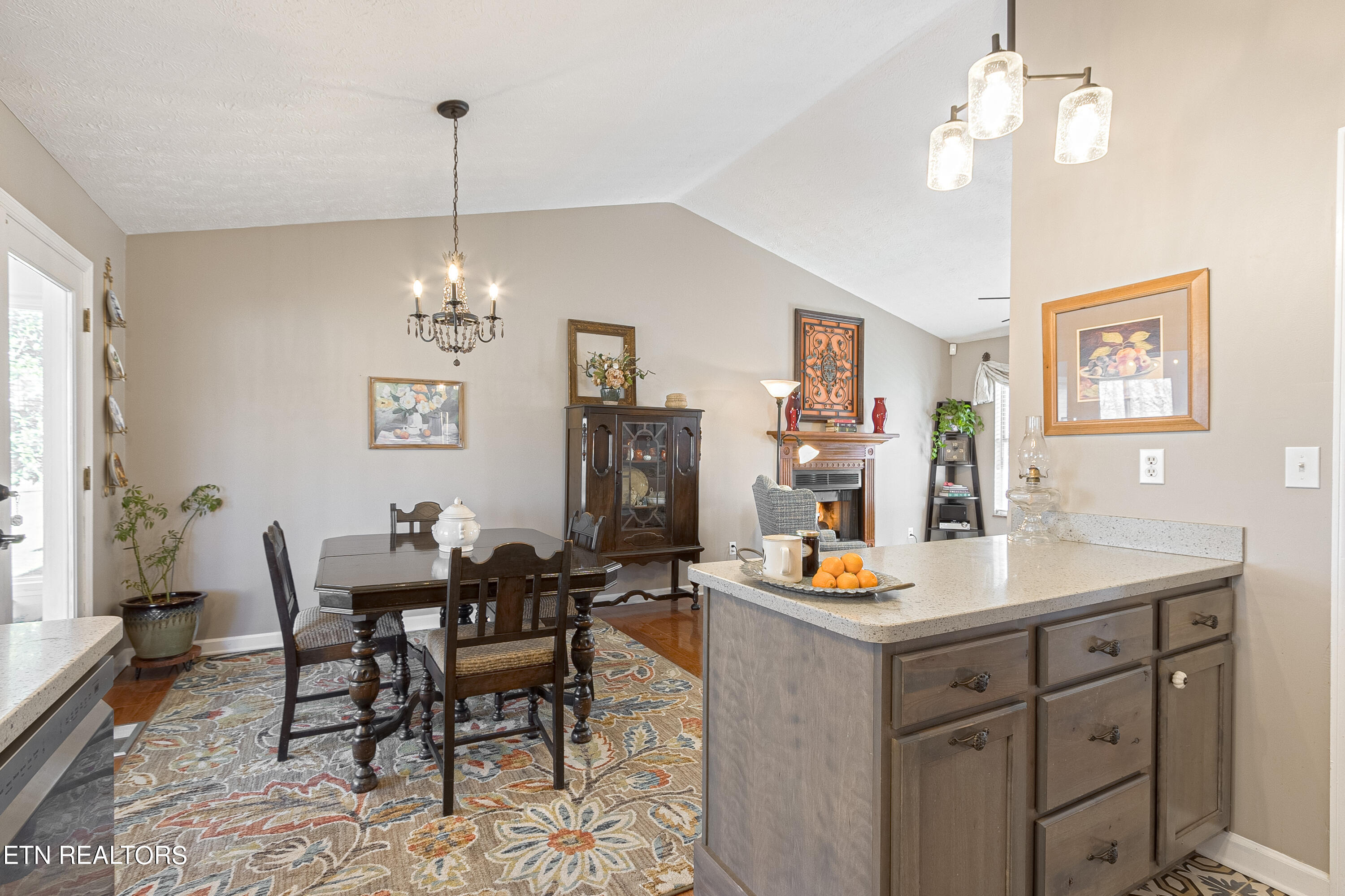 2117 Cunningham Road Knoxville, TN 37918 - Photo 4 of 31 014--FULL