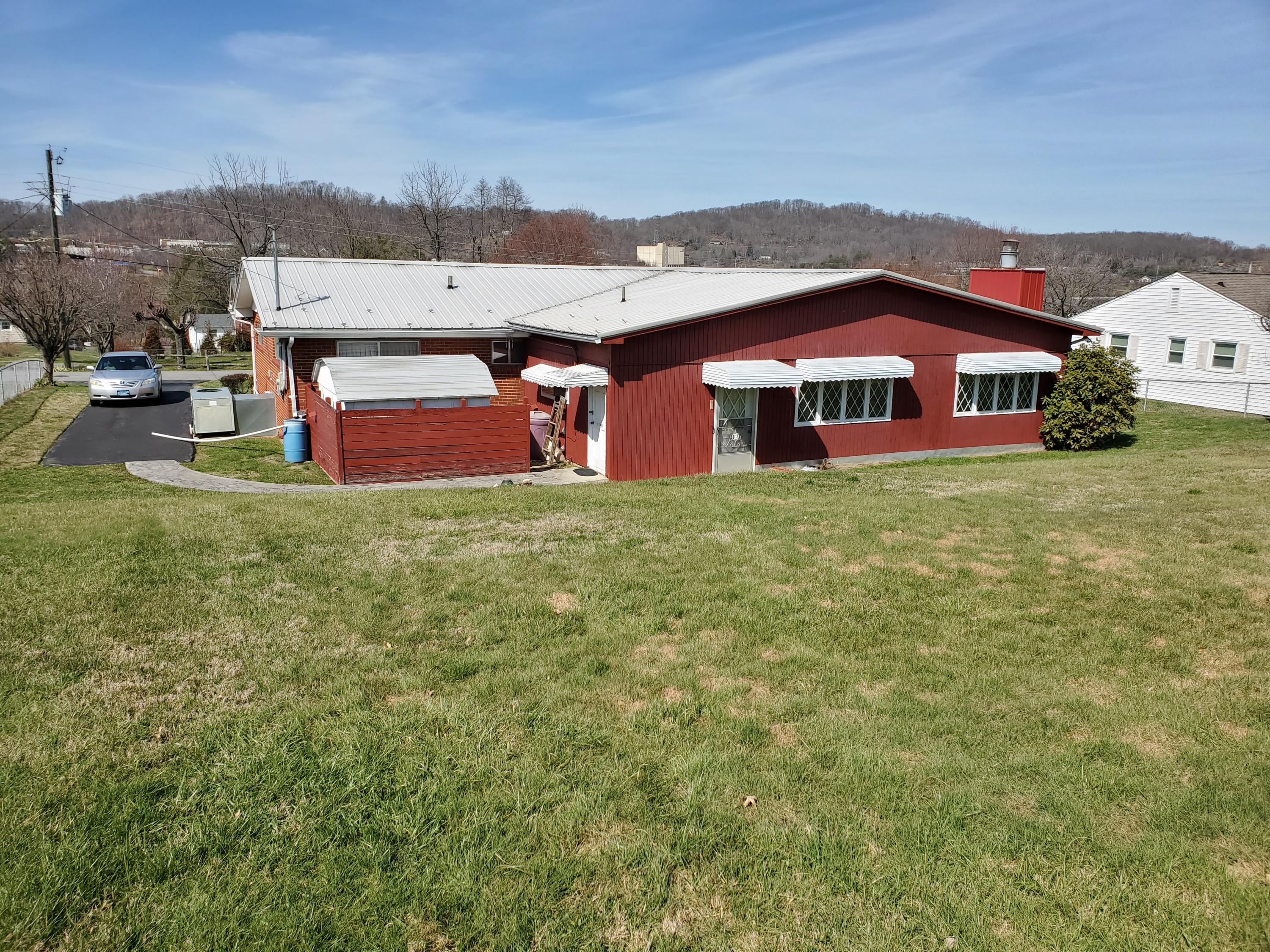609 Ridgeview Drive Johnson City, TN 37604 - Photo 9 of 29 20200301_132603