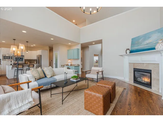 $1,025,000 | 21157 Northeast Shore Drive, Fairview, OR 97024