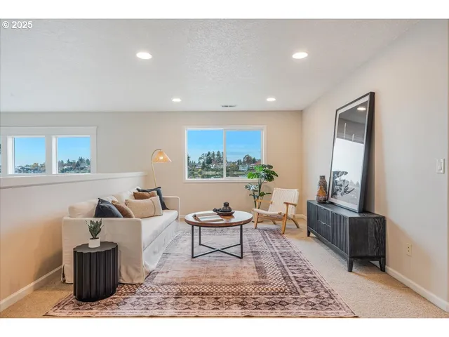 $1,025,000 | 21157 Northeast Shore Drive, Fairview, OR 97024