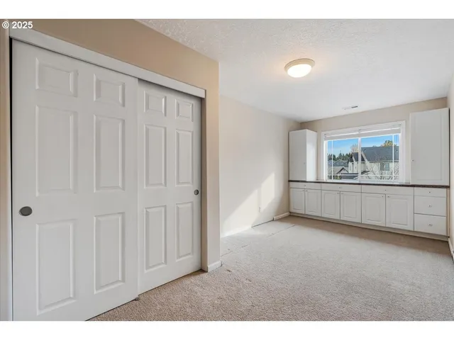 $1,025,000 | 21157 Northeast Shore Drive, Fairview, OR 97024