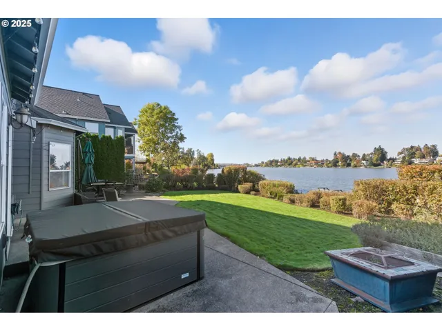 $1,025,000 | 21157 Northeast Shore Drive, Fairview, OR 97024