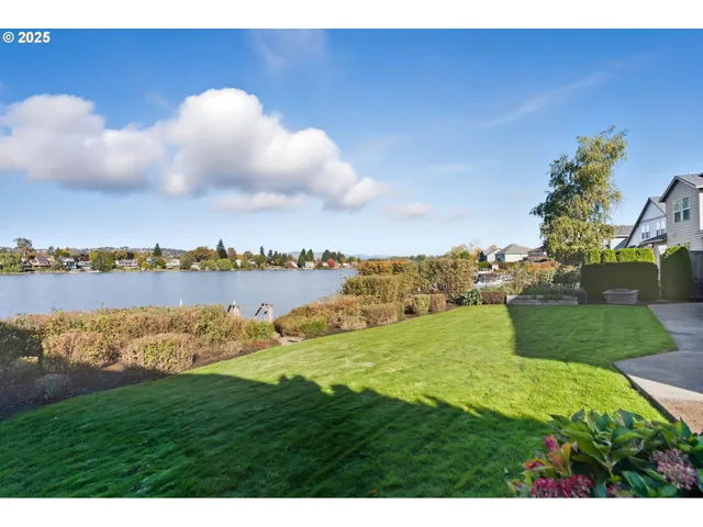 $1,025,000 | 21157 Northeast Shore Drive, Fairview, OR 97024