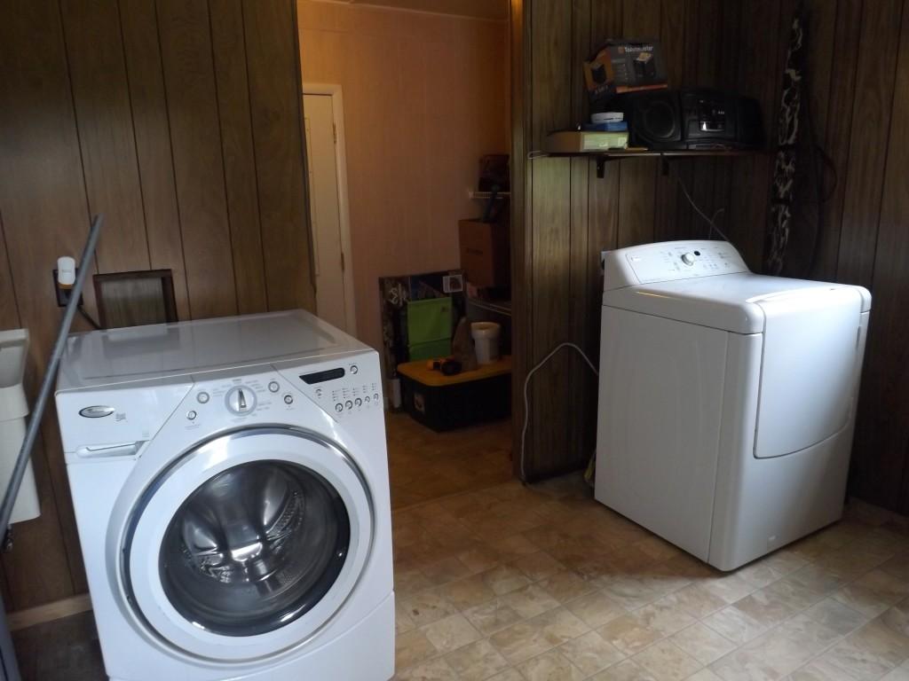 752 Kemmer Road Spring City, TN 37381 - Photo 23 of 36 laundry area