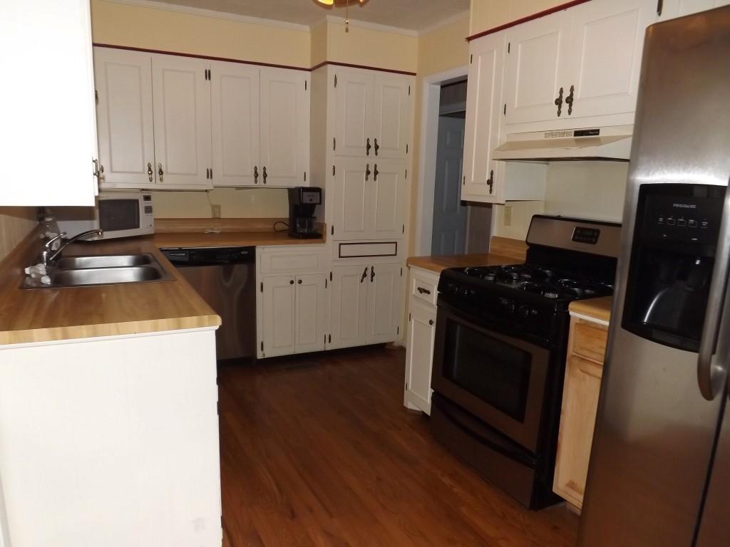 752 Kemmer Road Spring City, TN 37381 - Photo 4 of 36 kitchen