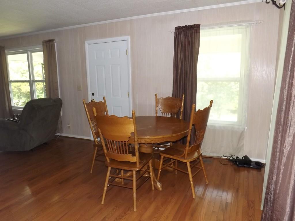 752 Kemmer Road Spring City, TN 37381 - Photo 8 of 36 dining-breakfast area