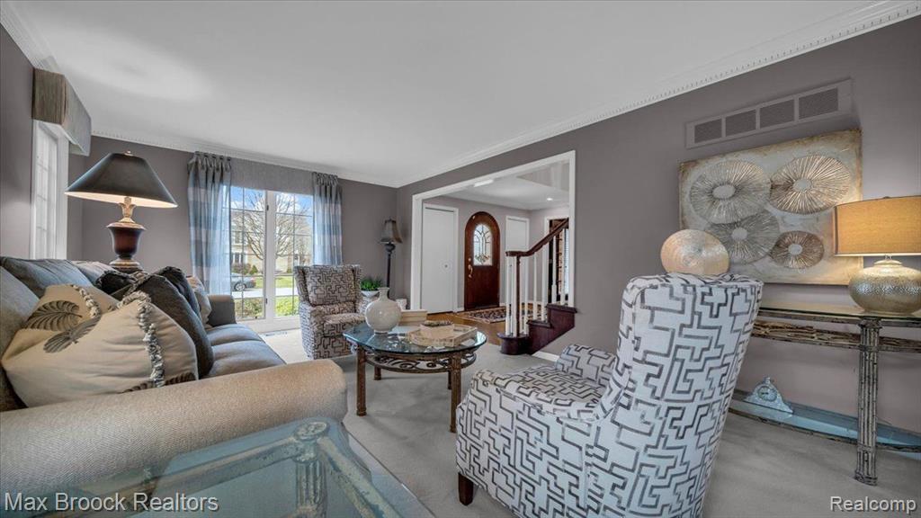 404 Shellbourne Drive Rochester Hills, MI 48309 - Photo 9 of 52