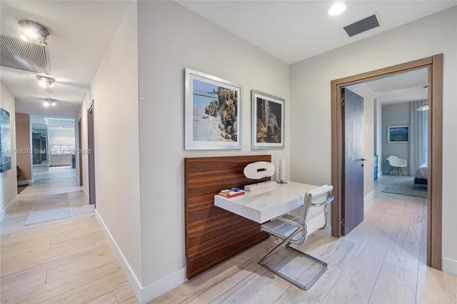 $19,000 | 17301 Biscayne Boulevard, Unit PH6, North Miami Beach, FL 33160