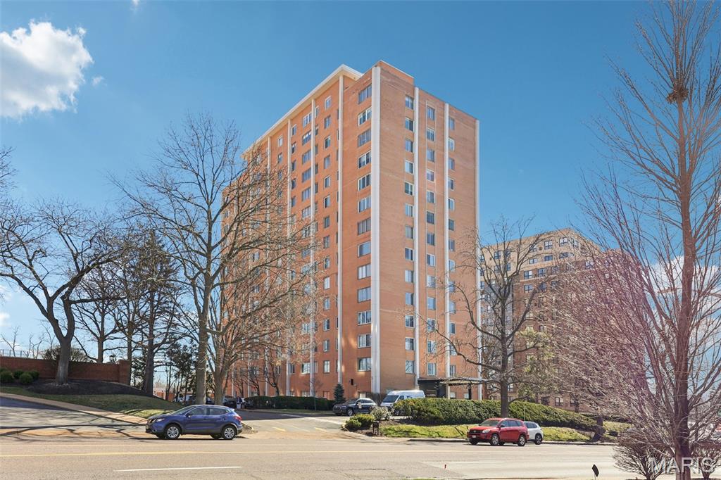 900 South Hanley Road, Unit 7D St. Louis, MO 63105 - Photo 1 of 23