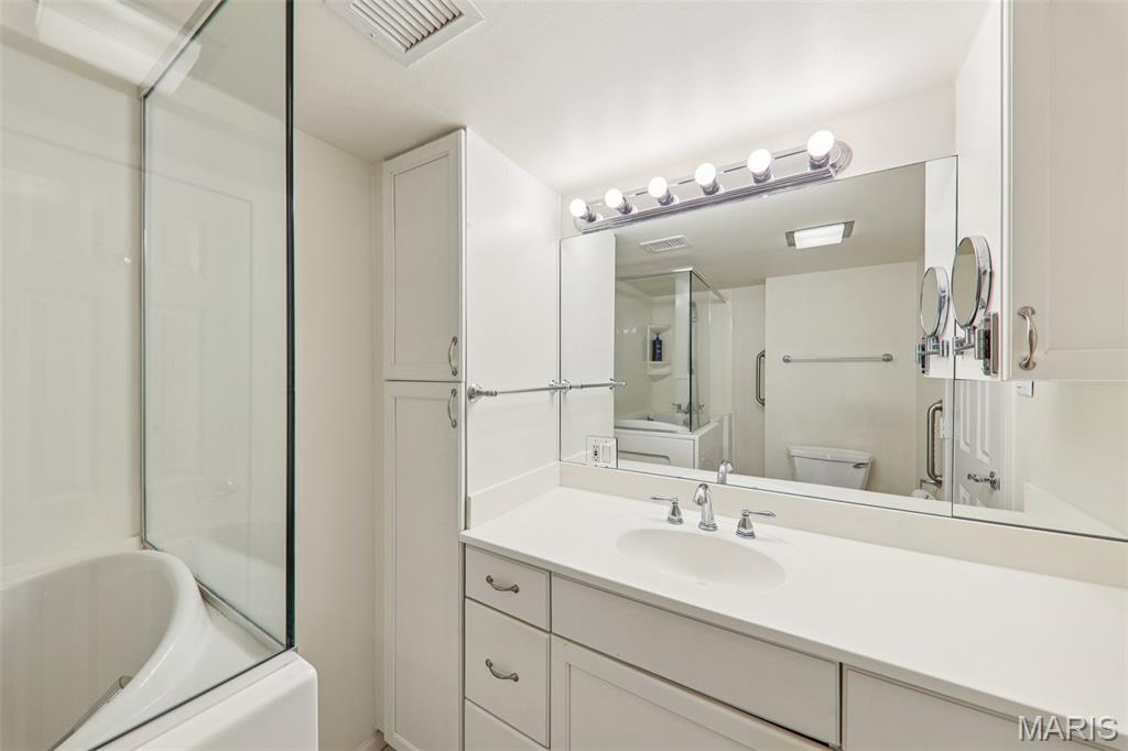 900 South Hanley Road, Unit 7D St. Louis, MO 63105 - Photo 16 of 23