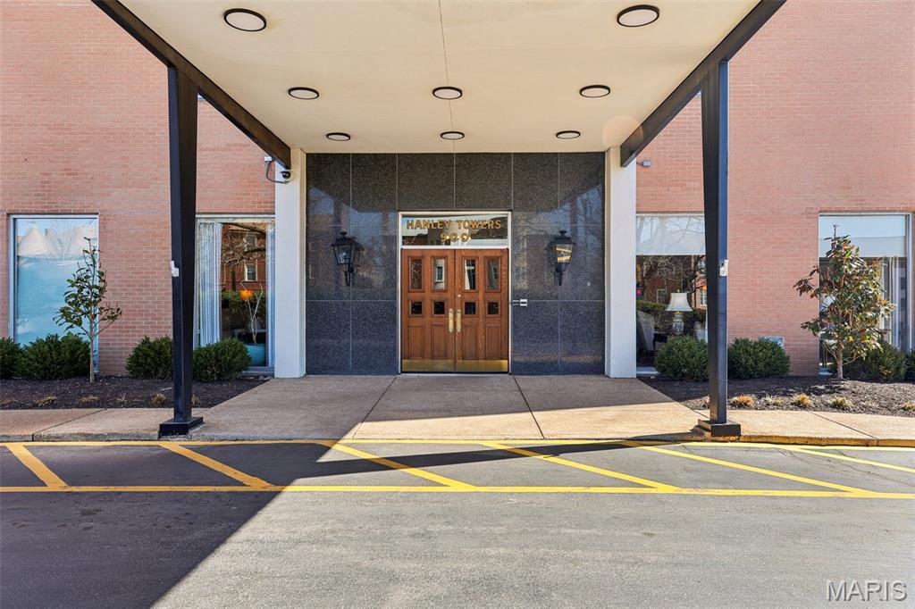 900 South Hanley Road, Unit 7D St. Louis, MO 63105 - Photo 2 of 23