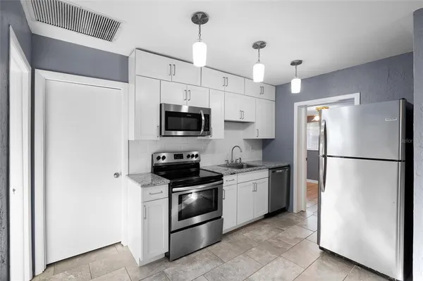 $2,550 | 3611 Anderson Avenue, Tampa, FL 33611