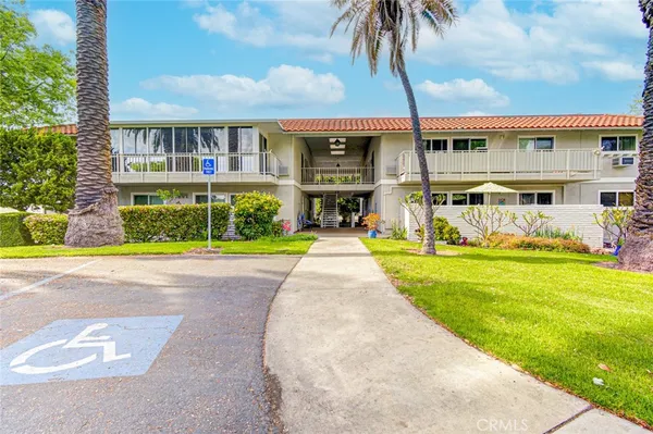$285,000 | 957 Calle Aragon, Unit O, Laguna Woods, CA 92637