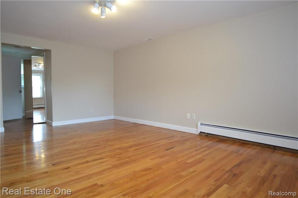 5574 Abington Road West Bloomfield, MI 48322 - Photo 22 of 34