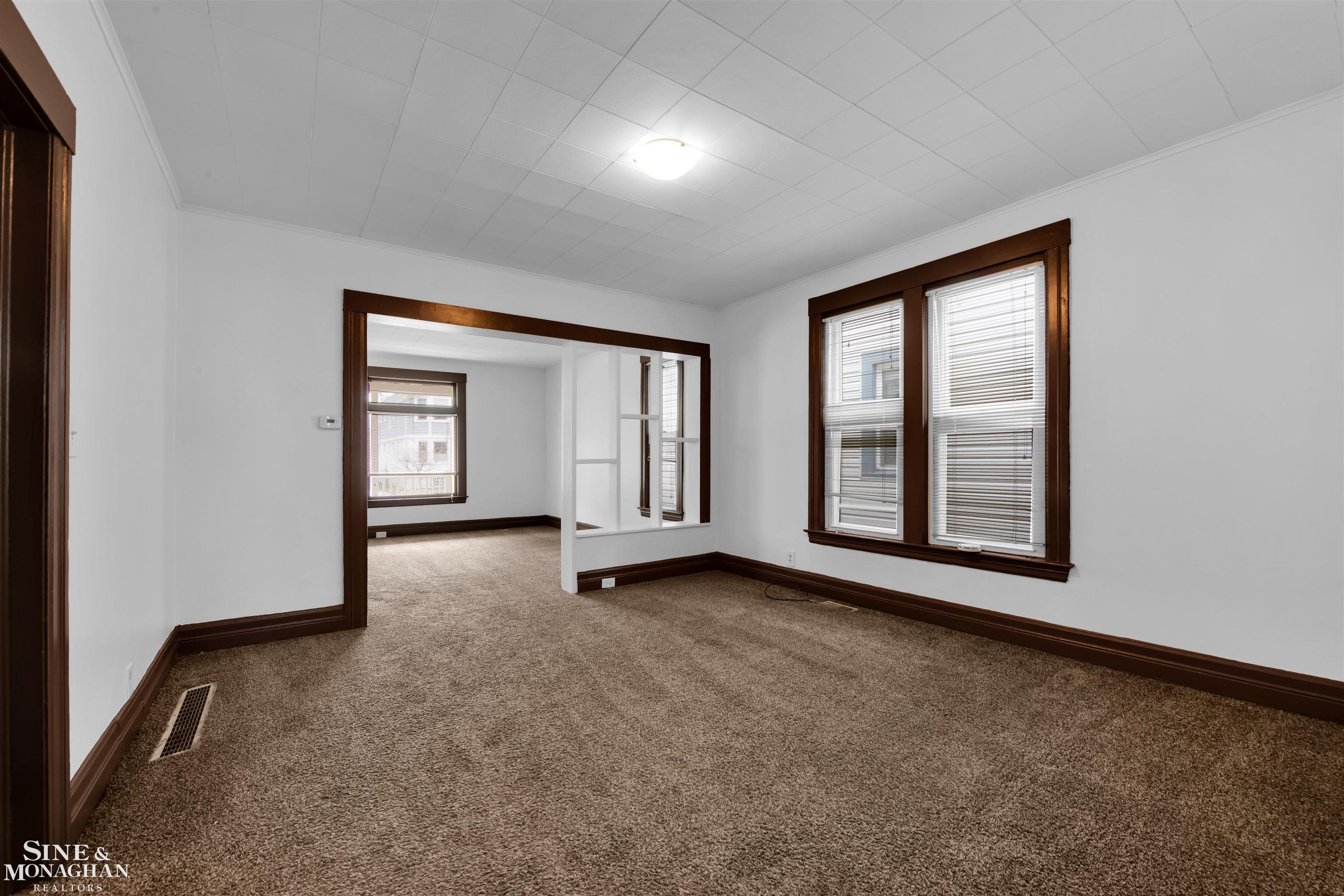 1083 Lakepointe Street, Unit 1 Grosse Pointe, MI 48230 - Photo 4 of 21