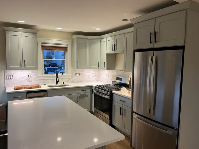 $3,275 | 20 Gill Street, Unit B, Hampton, NH 03842