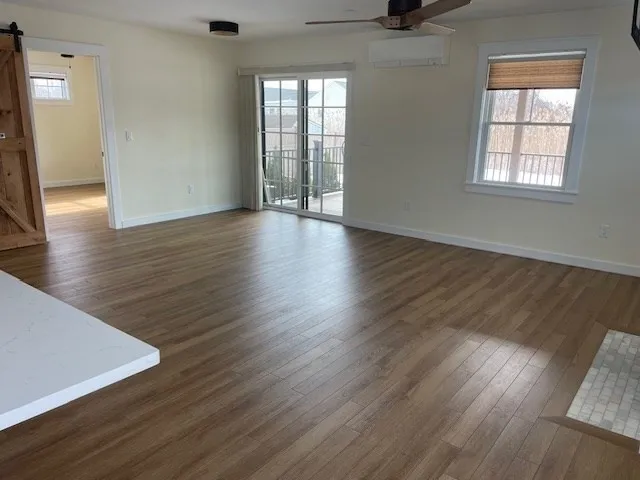 $3,275 | 20 Gill Street, Unit B, Hampton, NH 03842