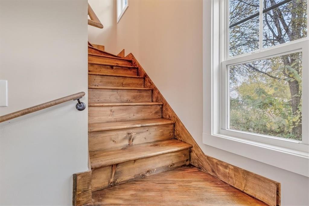 100 Hixville Road Aragon, GA 30104 - Photo 11 of 26 a view of entryway