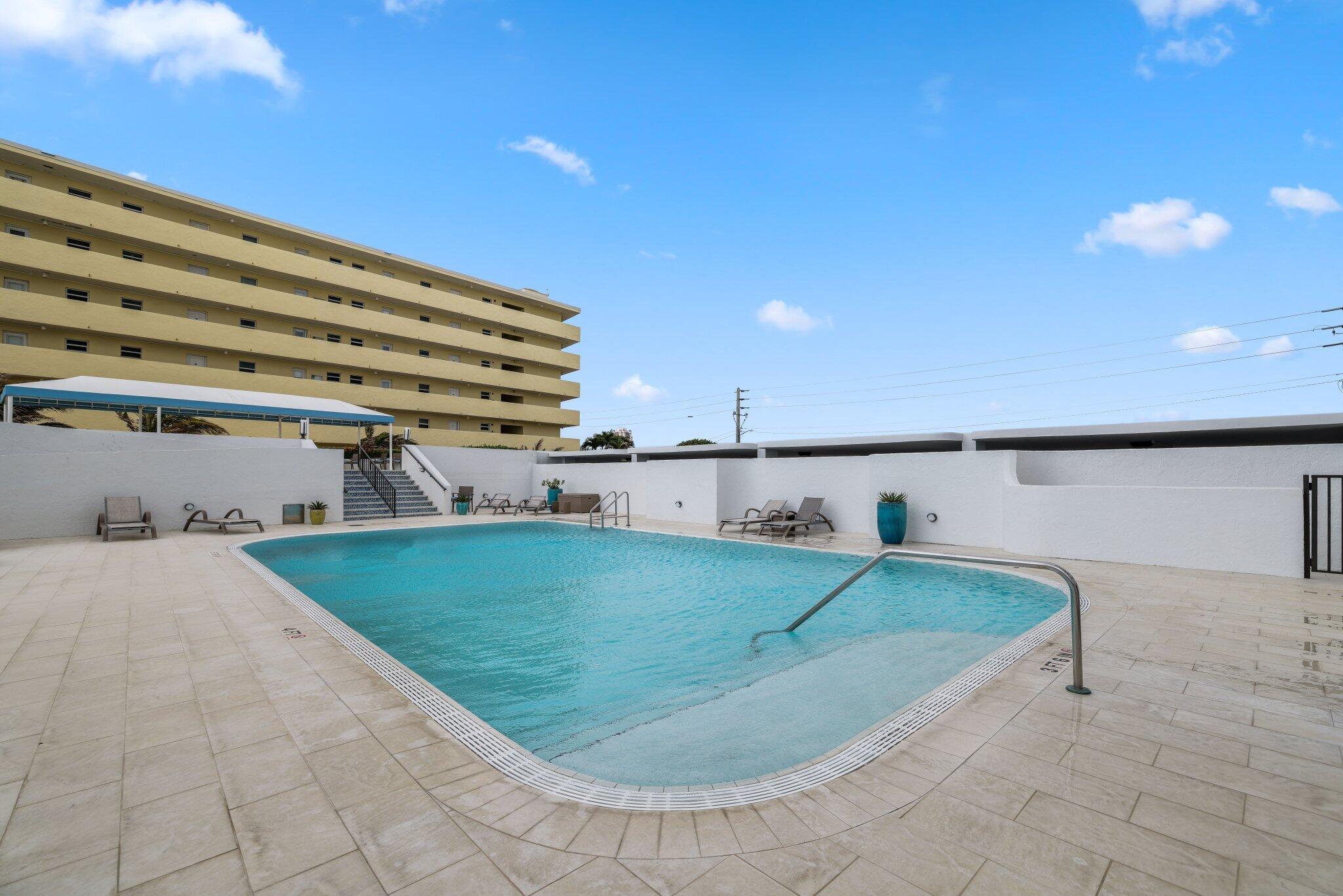 250 South Ocean Boulevard, Unit 9A Boca Raton, FL 33432 - Photo 36 of 57 250 s ocean Blvd 9a - 64.jpg-SMALL