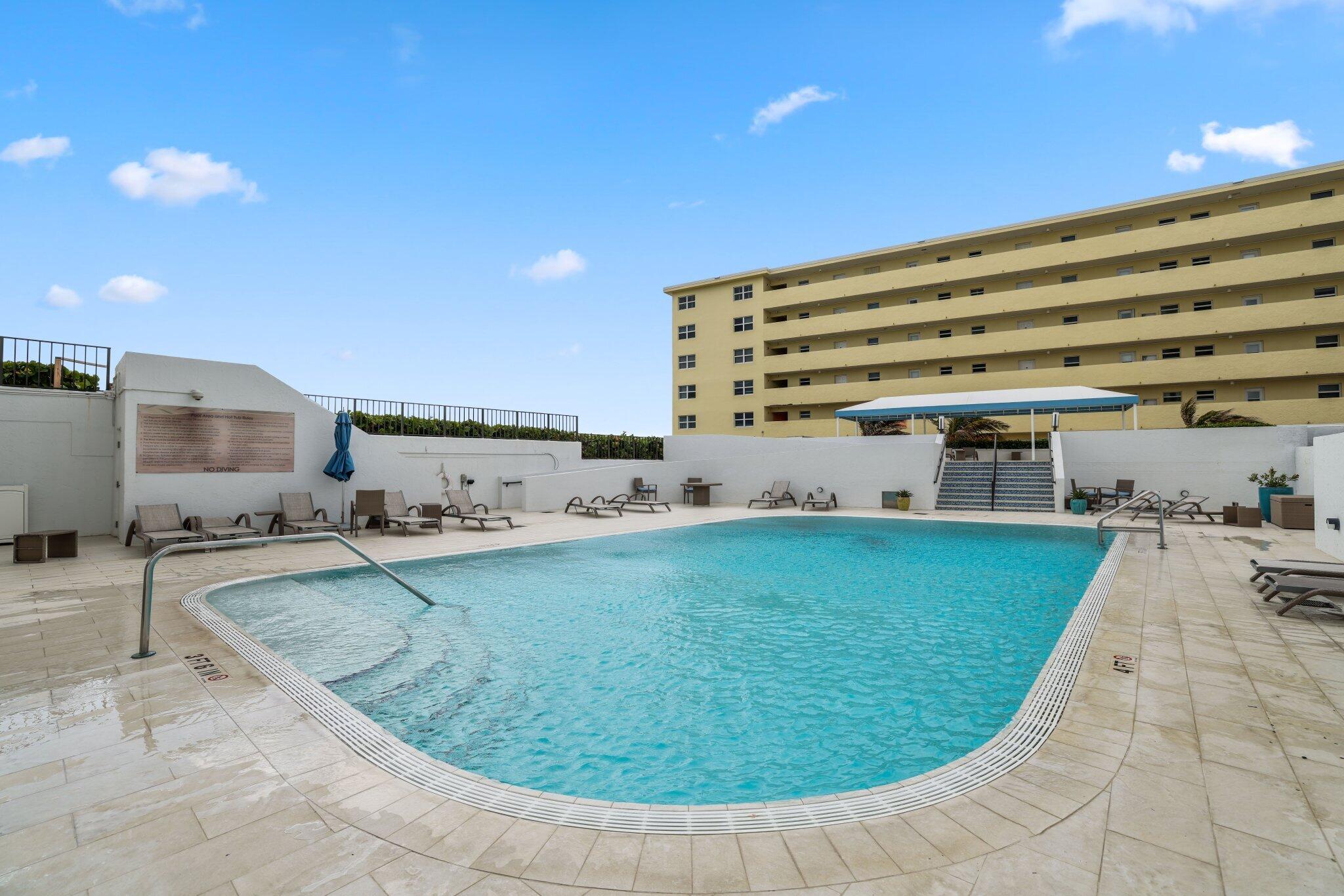 250 South Ocean Boulevard, Unit 9A Boca Raton, FL 33432 - Photo 37 of 57 250 s ocean Blvd 9a - 65.jpg-SMALL