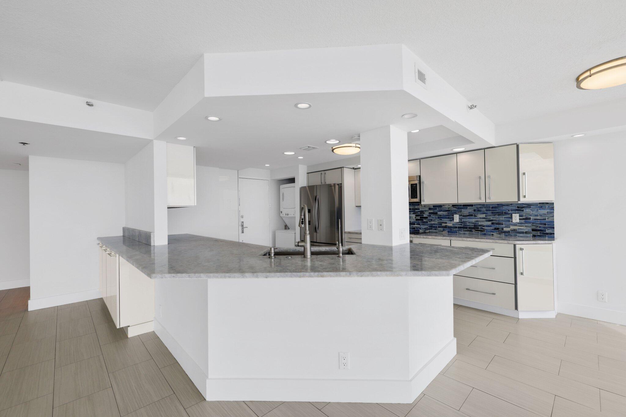 250 South Ocean Boulevard, Unit 9A Boca Raton, FL 33432 - Photo 10 of 57 250 s ocean Blvd 9a - 10.jpg-SMALL