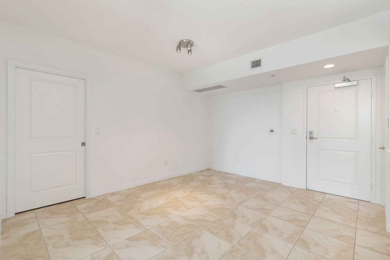403 South Sapodilla Avenue, Unit 509 West Palm Beach, FL 33401 - Photo 11 of 42 a view of an empty room
